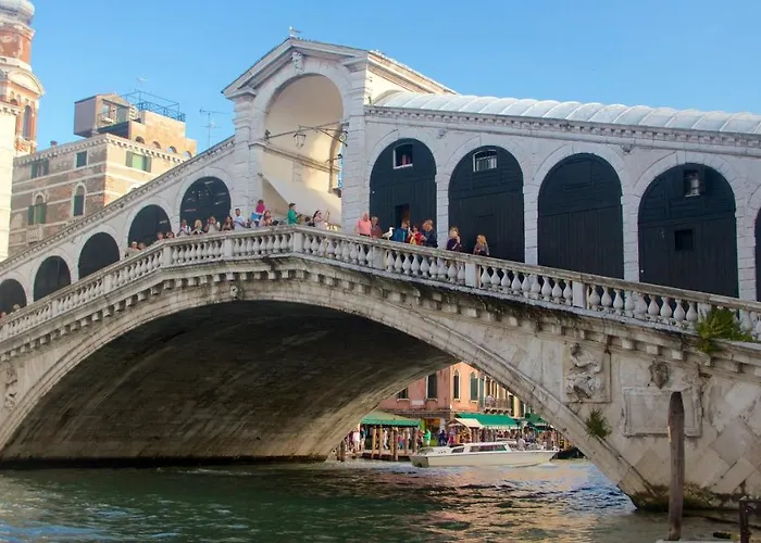 Raggio Di Sole Dietro Piazza San Marco Vakantiehuis Venetië