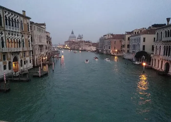 Raggio Di Sole Dietro Piazza San Marco Hébergement de vacances