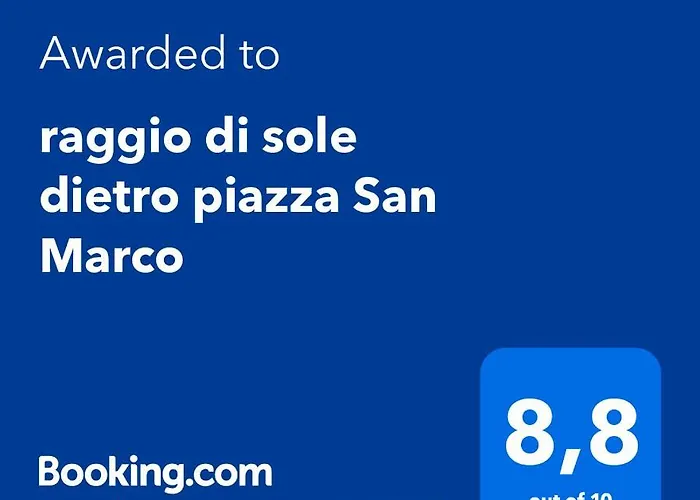 Raggio Di Sole Dietro Piazza San Marco